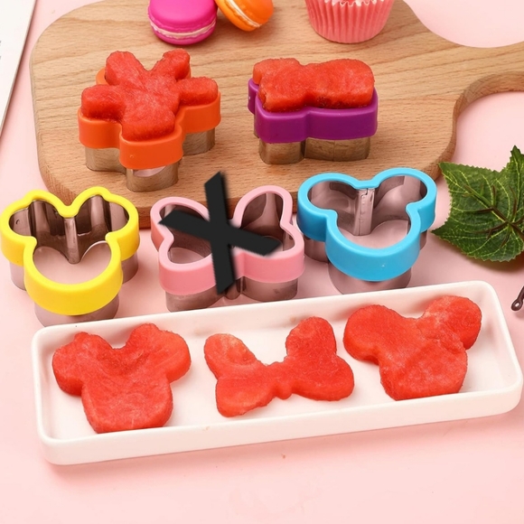 NWT Mickey & Minnie Mouse Cookie Cutters (WITHOUT BOW) - Picture 6 of 9